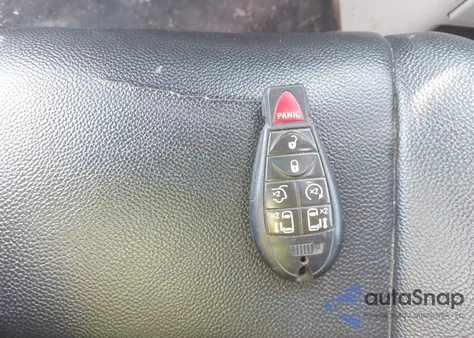 2015 Chrysler Town & Country Touring from USA, damaged, VIN 2C4RC1BG1FR537702